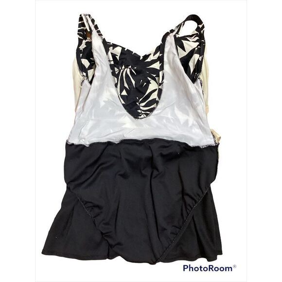 Vintage White Stag Skirted Swimsuit 16/18 - Picture 6 of 9